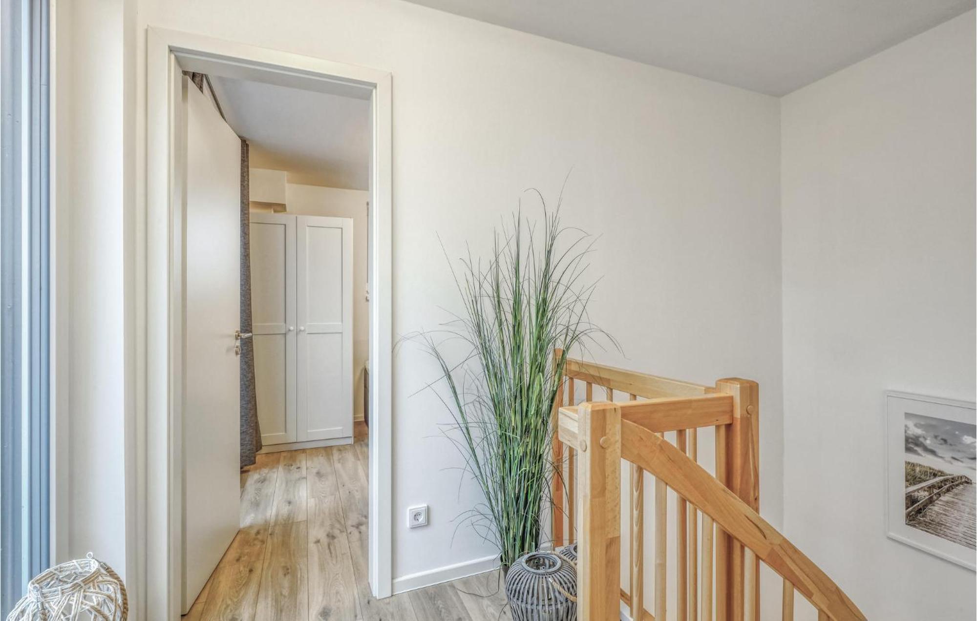 Amazing Home In Tossens With Wifi Buitenkant foto
